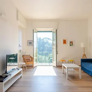  Appartamento Joivy Bright Apt For 5, Near Beach, In